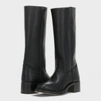 Womens riding boots in Black, tall pull-on shaft