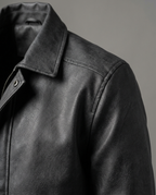 Mens leather jacket in Black, close-up of the collar and shoulder